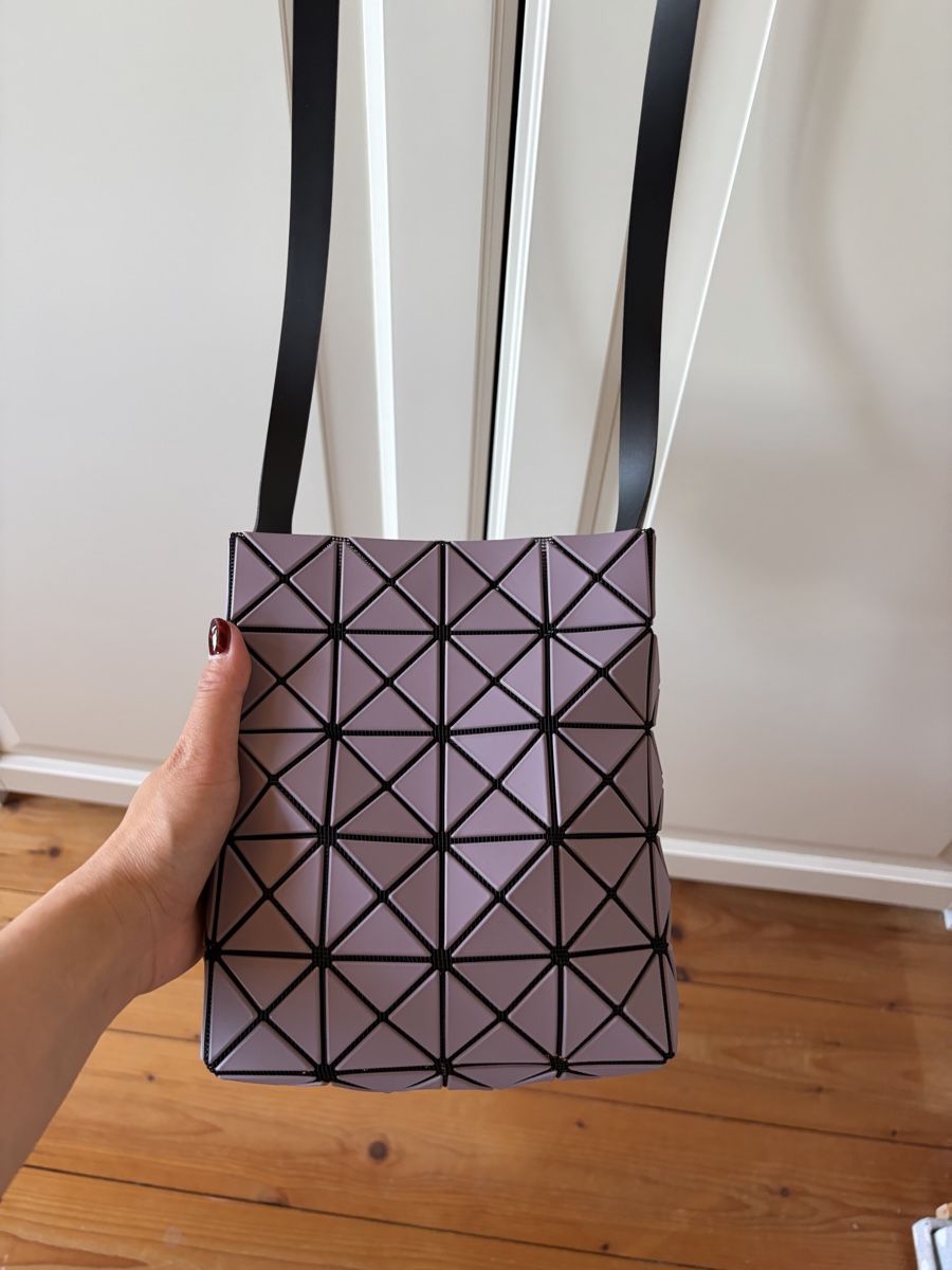 Borse da donna: Bao Bao Purple Sling Bag – Usato da St.Josefen venduto da lop_lh8d 1
