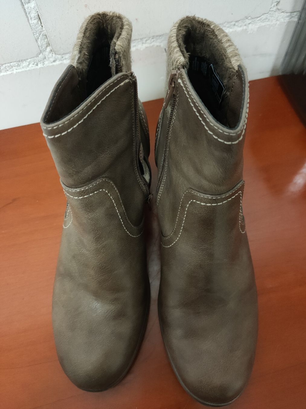 Chaussures femmes: Braune Winterstiefeletten mit Strickbund, Grösse 38,5 – Neuf (Voir description) à Oberrohrdorf par Karin84 1