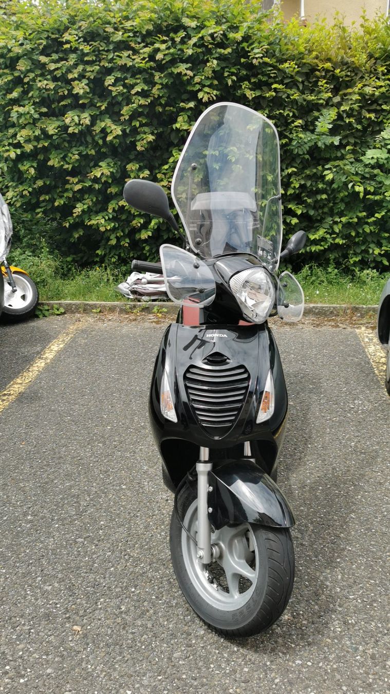 Honda Scooter: Honda PS 125i – Usato da Constantine venduto da douyoung 1