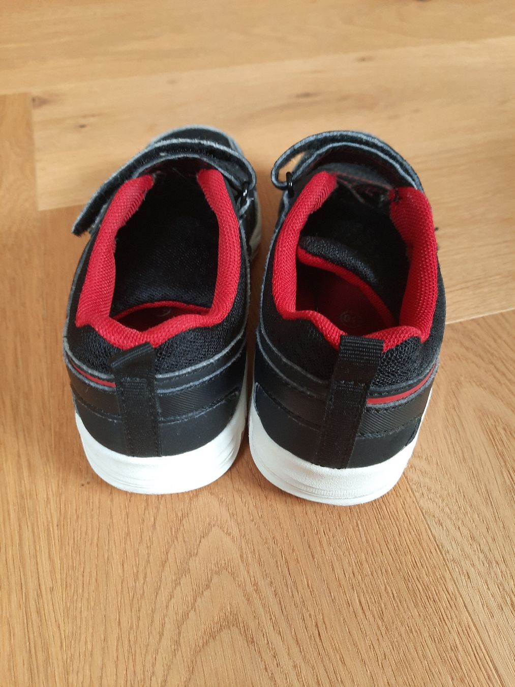 Fila Schuhe für Jungen: Fila Hallenturnschuhe Kind Grösse 30 – Gebraucht aus Melchnau von adelboden01 1