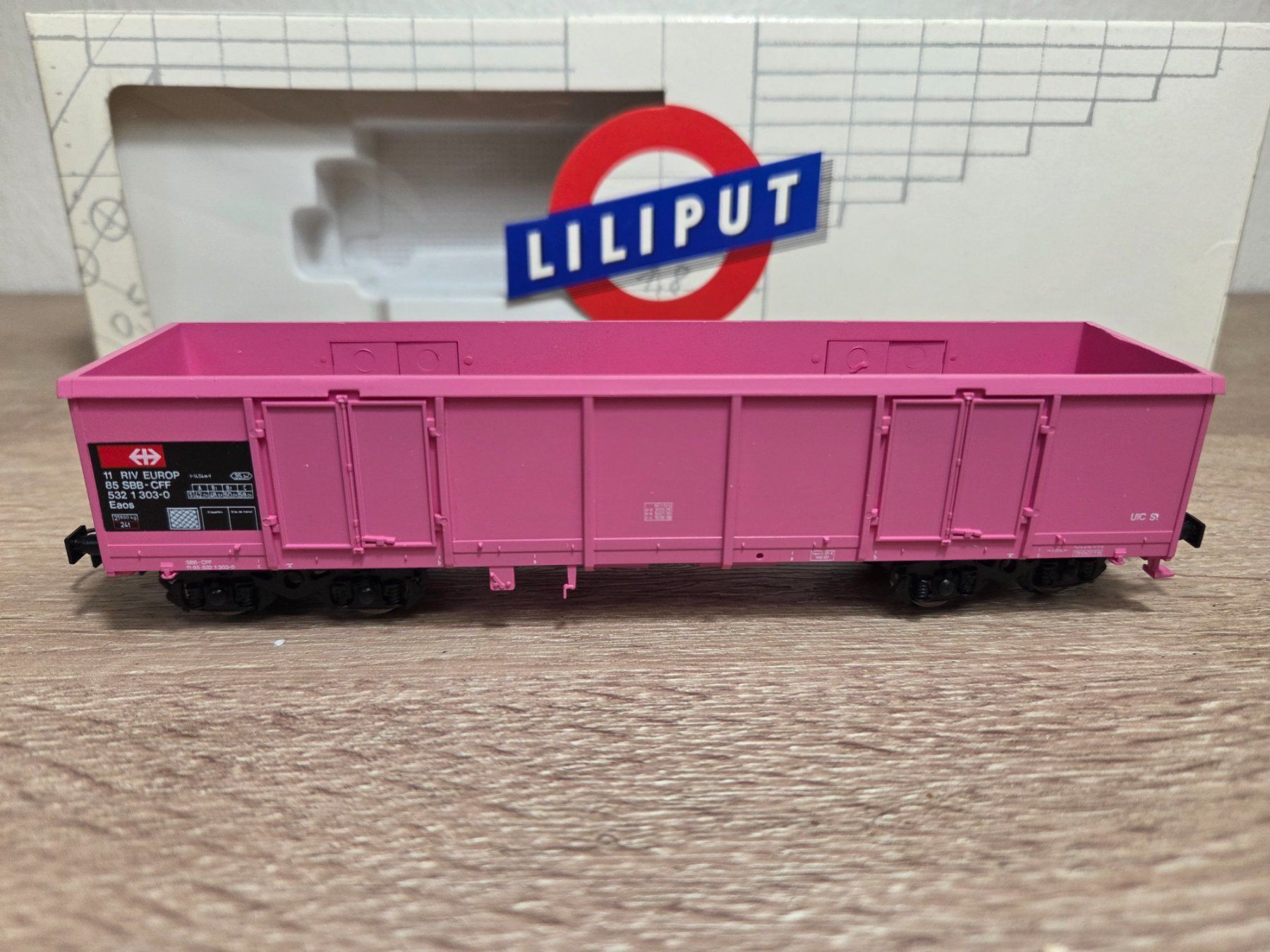 Liliput Modellini di ferrovie: Liliput 244 51 Güterwagen SBB H0 – Nuovo e nell'imballaggio originale da St-Aubin-Sauges venduto da Lo_Go