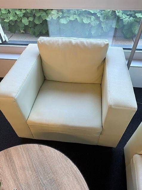 Poltrone: Sessel Leder creme – Usato da Glattpark(Opfikon) venduto da humanpro