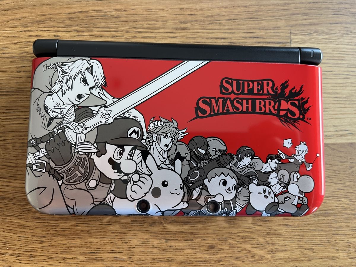 Nintendo Console: Nintendo 3DS XL SUPER SMASH BROS Édition – Usato da Vétroz venduto da jer_xgh6