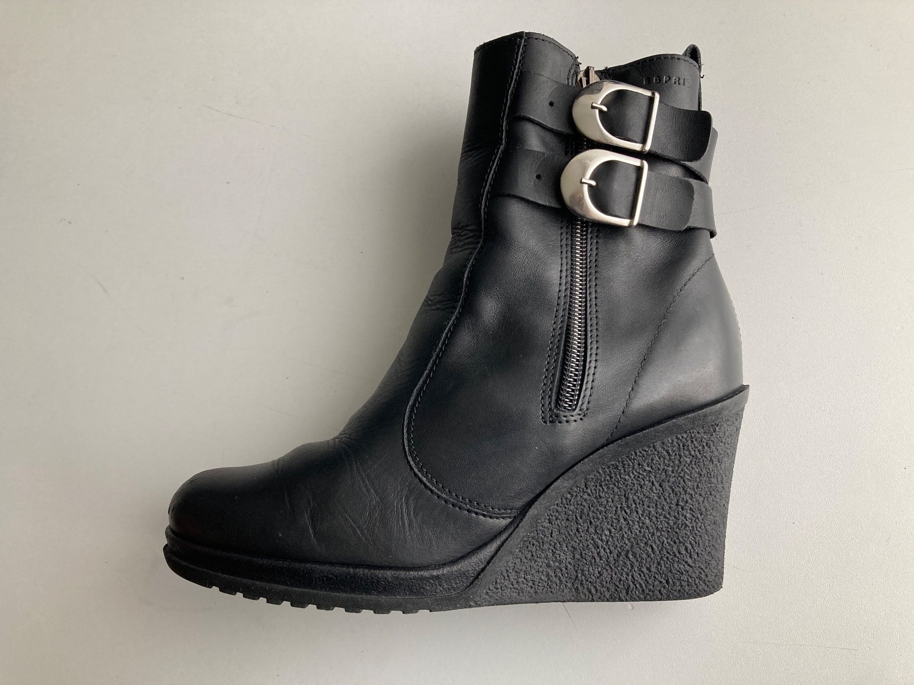 Esprit Scarpe da donna: ESPRIT Leder Keilstiefeletten Gr. 37 – Usato da Küsnacht ZH venduto da PLZoll 1