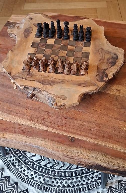 Giochi: edles Schach aus Holz – Usato da Basel venduto da Lukesh667