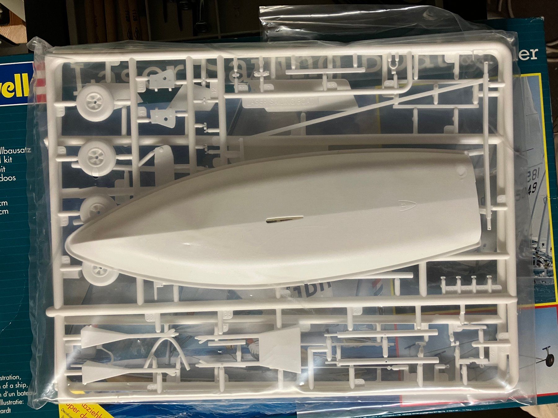 Revell Kit di modellismo & Modellini statici: Voilier type Laser 1:18 Revell – Nuovo e nell'imballaggio originale da Cologny venduto da Thr5167 2
