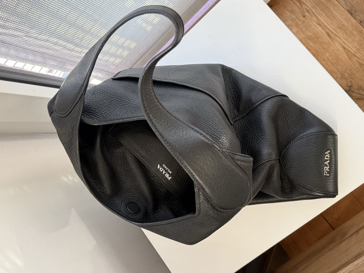 Prada Taschen für Damen: Prada Cervo Hobo Leather bag – Gebraucht aus Zürich von ang_thj9 2