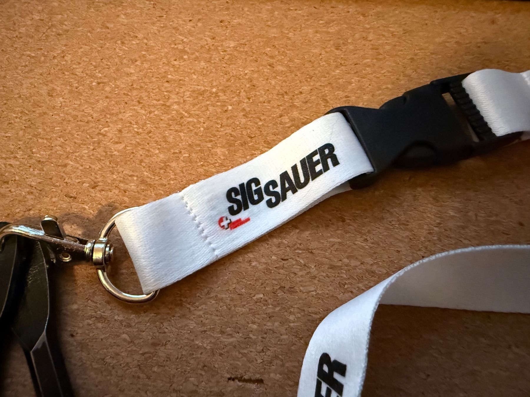 Sig Sauer Tutti gli attrezzi: Sig Sauer Lanyard mit Schraubenziehern – Nuovo (secondo la descrizione) da Burgdorf venduto da d-noize 2