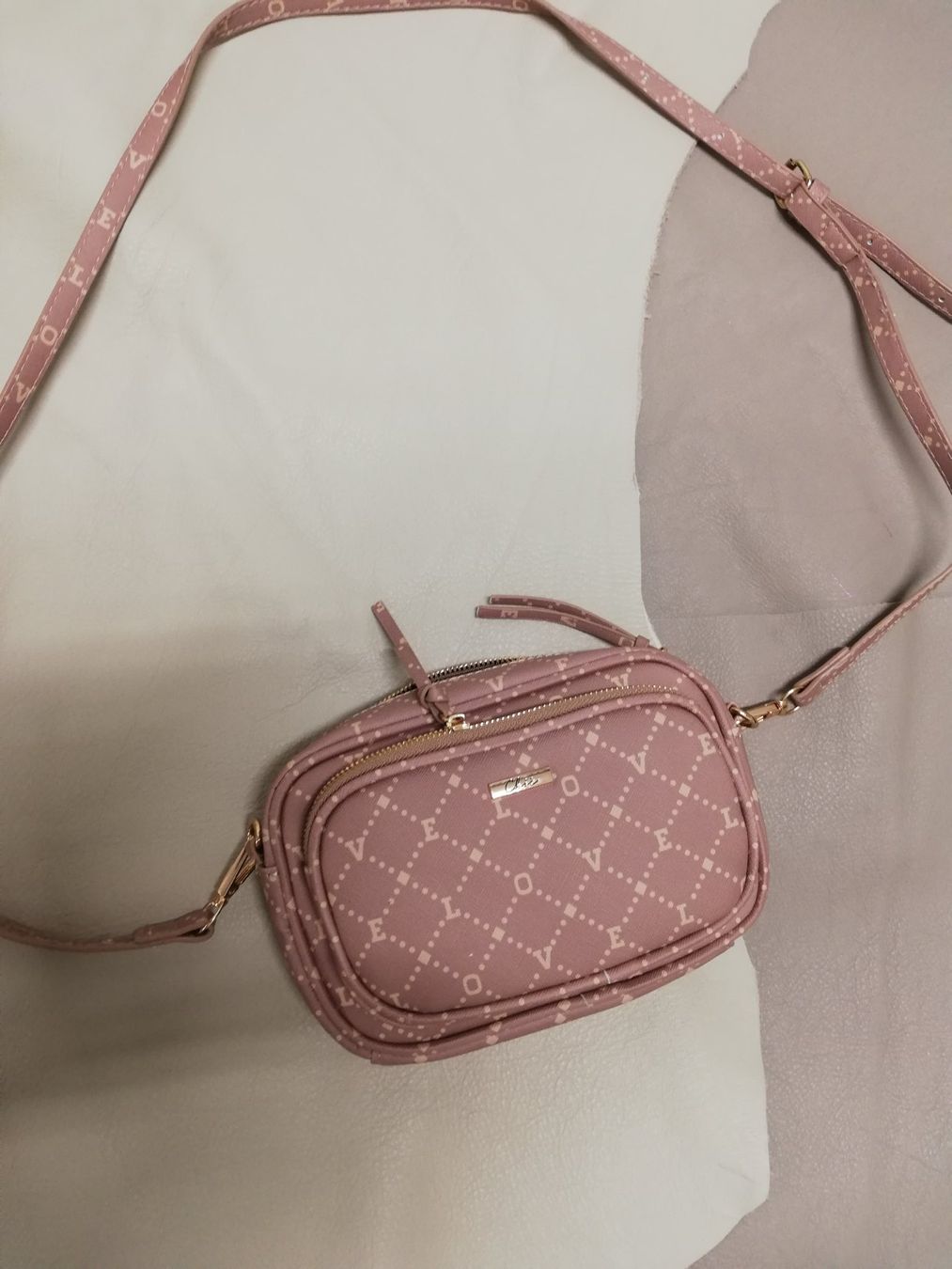 Borse da donna: Umhängetasche klein NEU – Nuovo (secondo la descrizione) da Untersiggenthal venduto da Marlen59