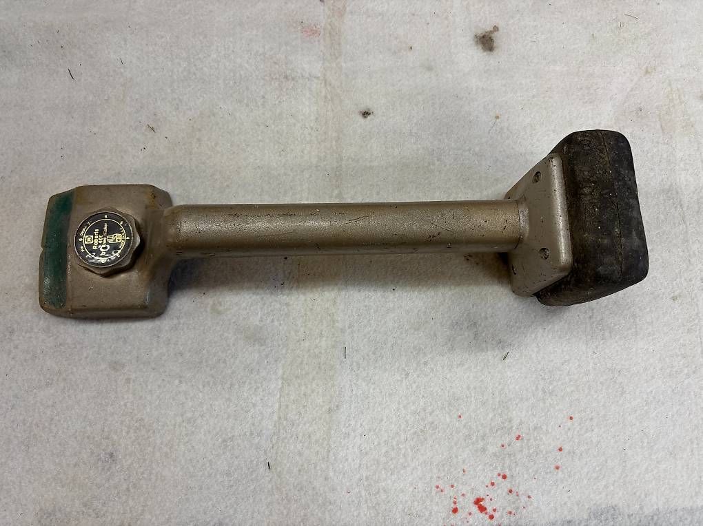 Tutti gli attrezzi: Profi Knie-Teppichspanner Kniekicker – Usato da Belp venduto da machrismo24