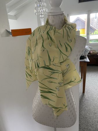 Seidenschal Schneegloeckchen Fabric Frontline Zürich