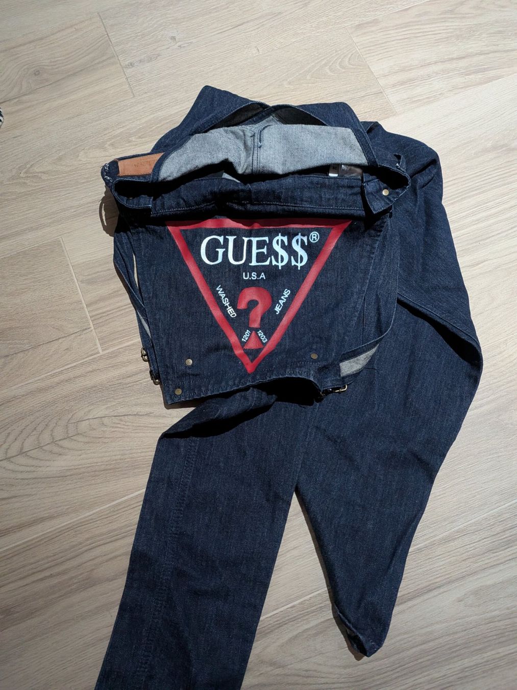 Guess Jeans: Jean Guess x A$AP Rocky. – Gebraucht aus Epalinges von nsh_t58w