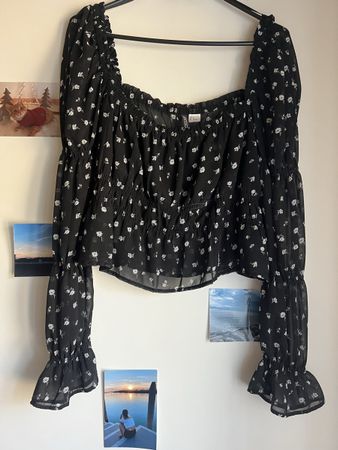 H&M Bluse, schwarz mit Blumenmuster, Grösse M - Top!