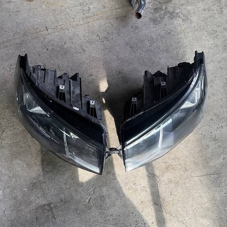 Phares: VW T6 Scheinwerfer (Halogen) – D'occasion à Thun par -MIOT- 1