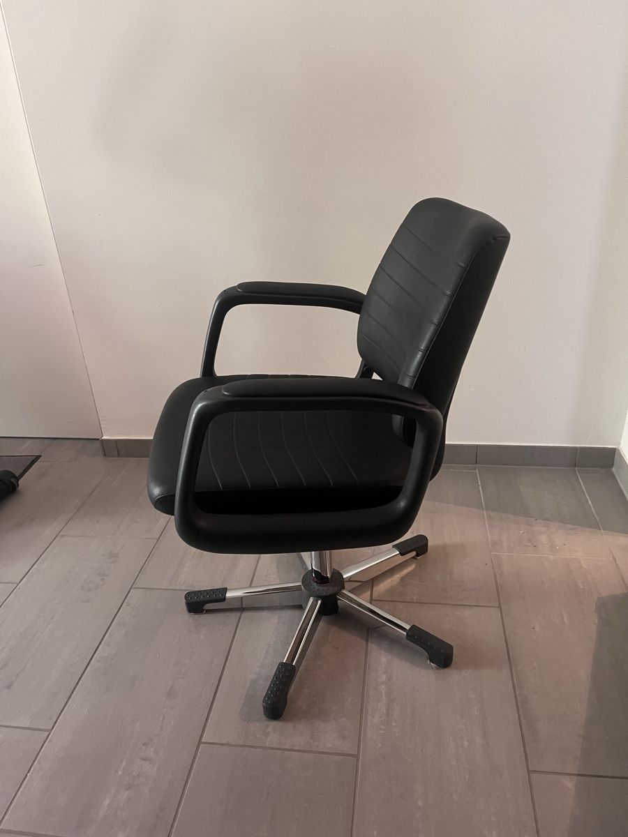 Stühle: Stuhl aus Coiffeur Geschäft – Gebraucht aus Unterkulm von Rekazo 1