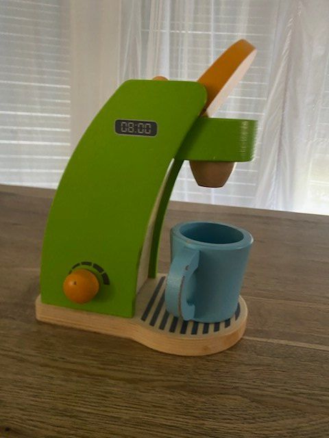 Spielzeuge: Holz Kaffeemaschine Spielzeug – Gebraucht aus Wettingen von sue_2v99 1