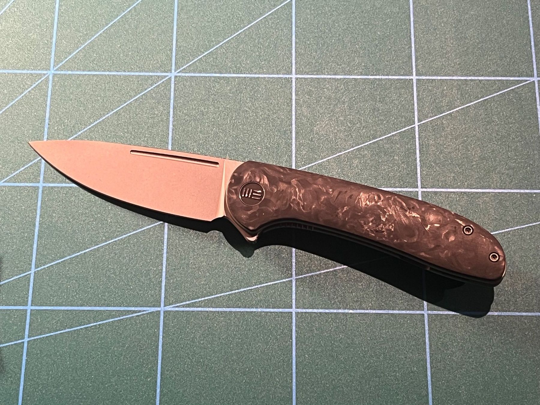 Taschenmesser: WE Knife Saakshi Stonewashed, Carbonfiber Taschenmesser Neu – Neu und originalverpackt aus St. Niklaus VS von wildholzmann 2