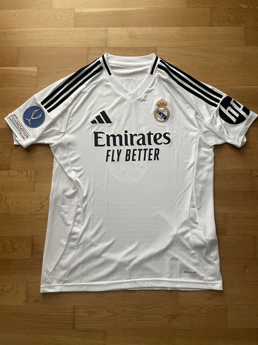 Real Madrid Canottiere & Pantaloni: Original Real Madrid 2024/2025 Mbappe Etikett – Nuovo e nell'imballaggio originale da Windisch venduto da RealJerseys 1