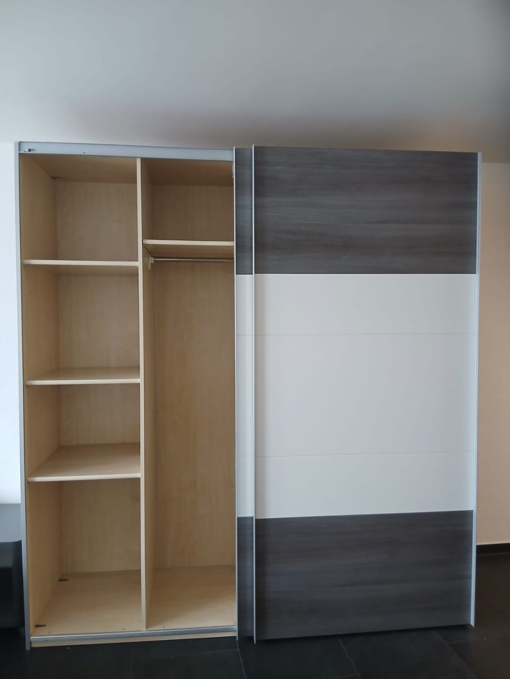 Armadi: Schrank mit Schiebetür – Usato da Bennwil venduto da Hiace01 1