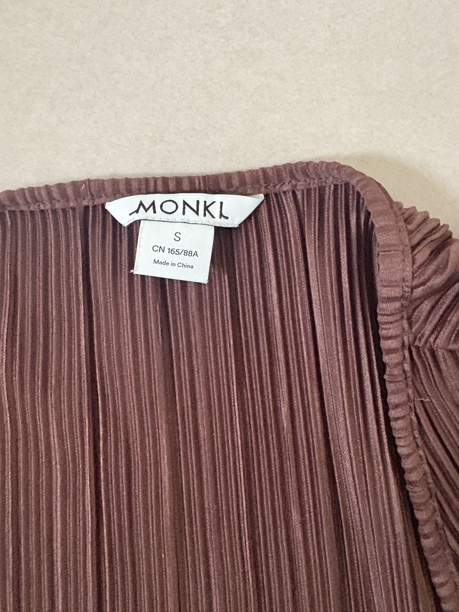 Monki Tops: Monki Oberteil braun S – Gebraucht aus Zürich von BKana 1