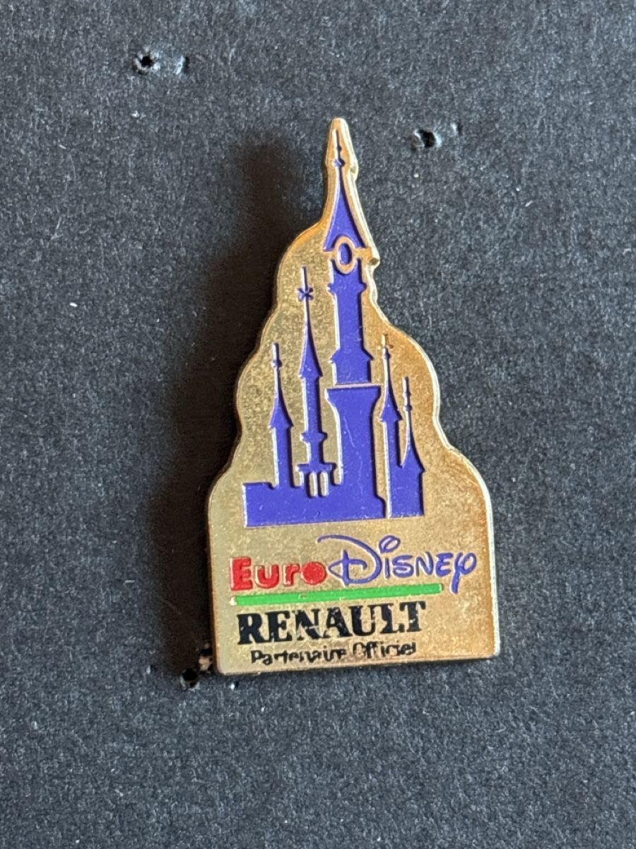 Plaquettes & Badges: Pin Disney Renault – D'occasion à Lützelflüh-Goldbach par NicoleL.