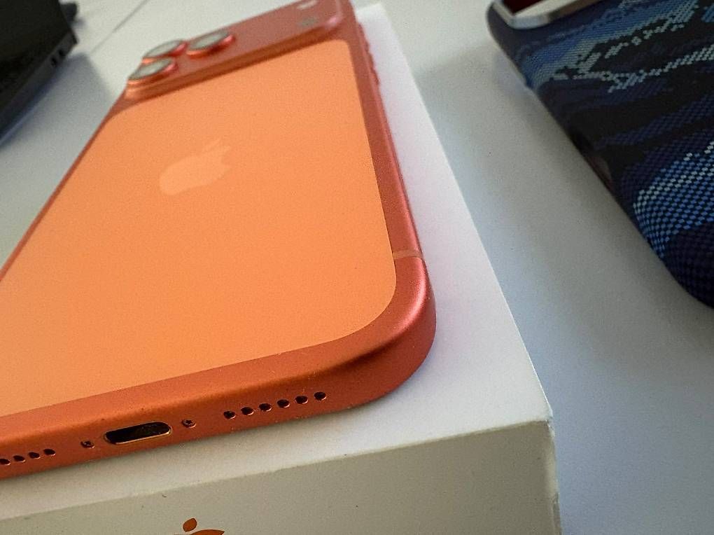 Telefoni cellulari / Smartphones: iPhone 17 Pro Max 512GB – Usato da Stansstad venduto da Martman19 1
