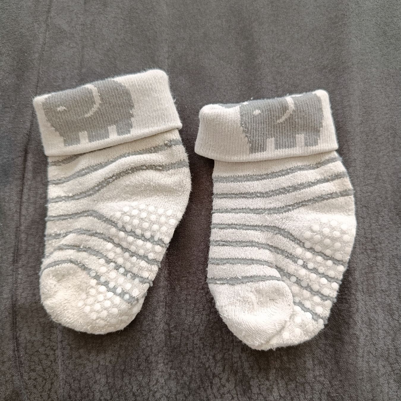 Chaussettes enfants: Socken Grösse 15-18 – D'occasion à Jaberg par urig17.
