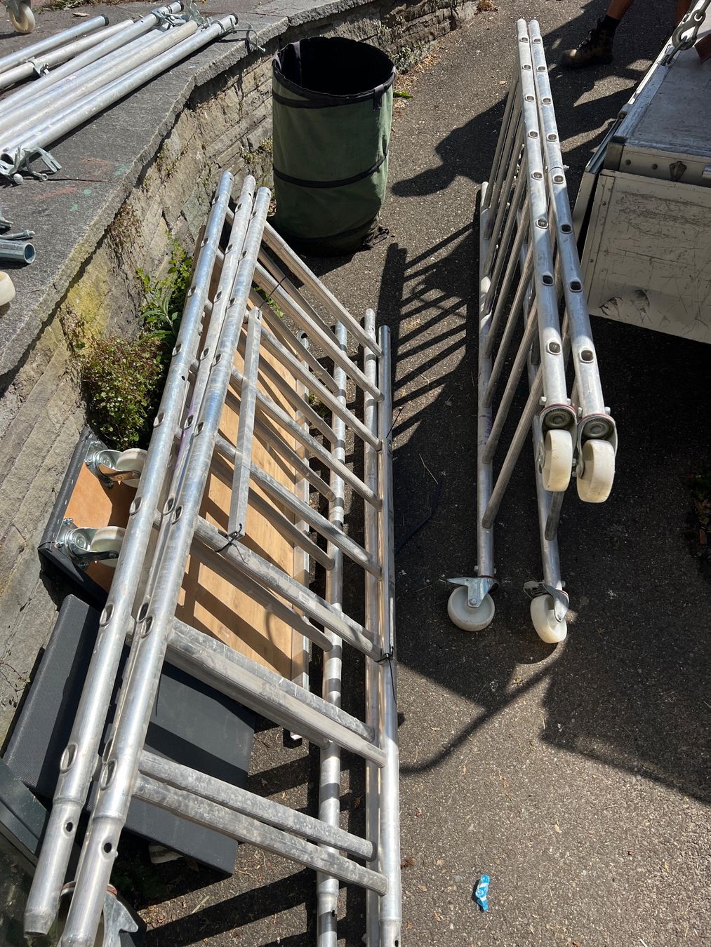 Ponteggi: 2x Rollgerüst für Maler 4m – Usato da Egg b. Zürich venduto da SwissTradingAgency 1