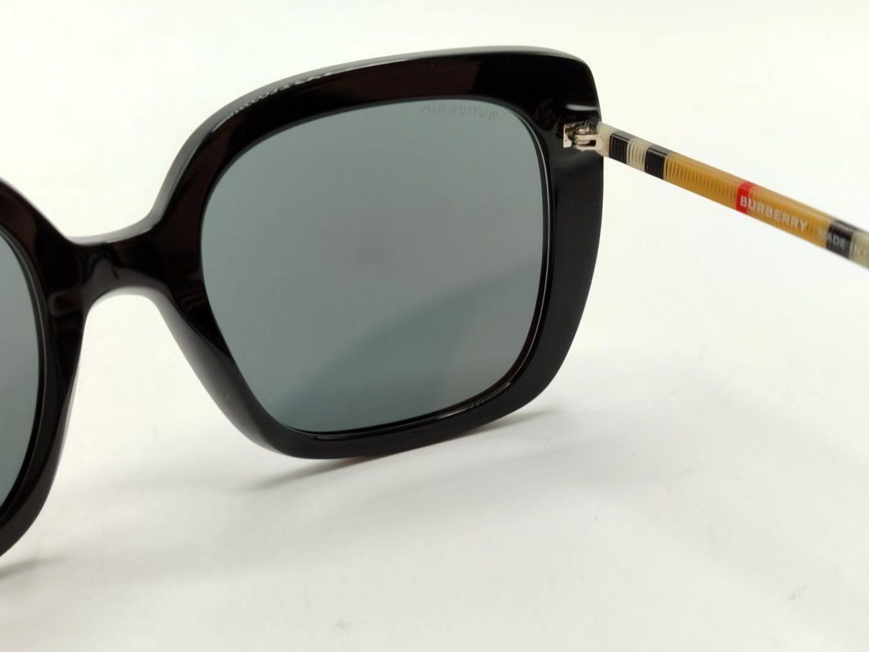 Burberry Brillen & Gläser: Burberry - B 4323 - Sonnenbrille,neu – Neu und originalverpackt aus Bad Ragaz von Coma.67 7