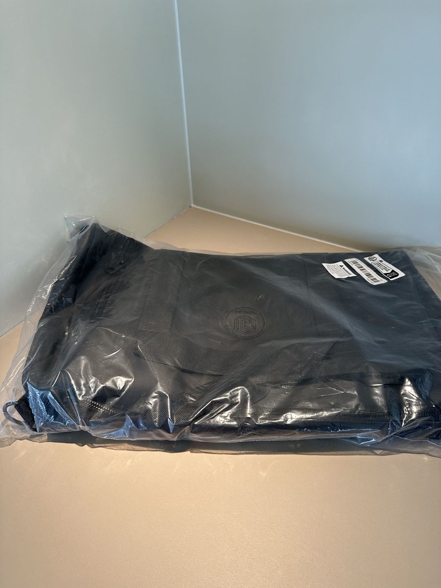 Borse: Schwarze Sporttasche brandneu – Nuovo e nell'imballaggio originale da Birmenstorf AG venduto da FloS4 2