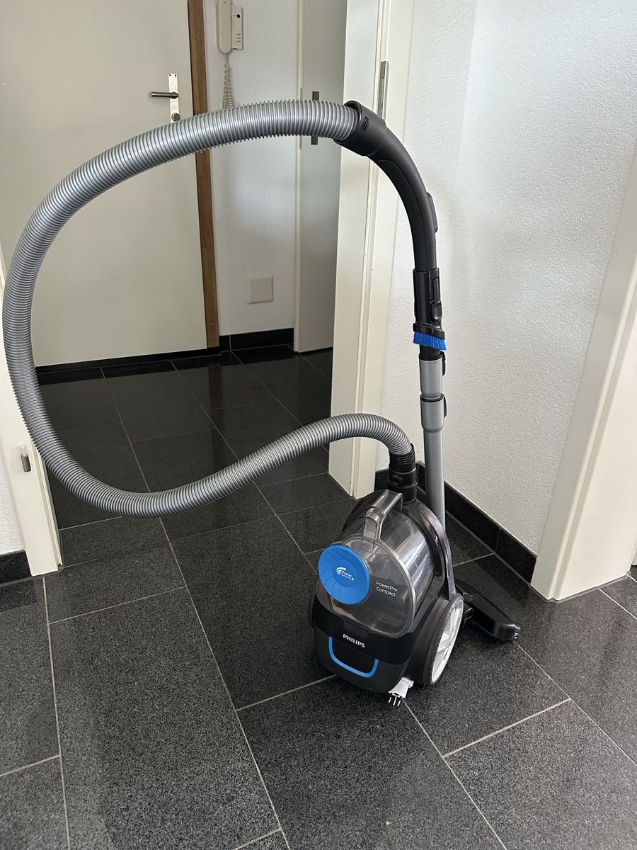 Philips Aspirapolveri & Accessori: Staubsauger Philips PowerPro Compact  – Usato da Frauenfeld venduto da vanyllua