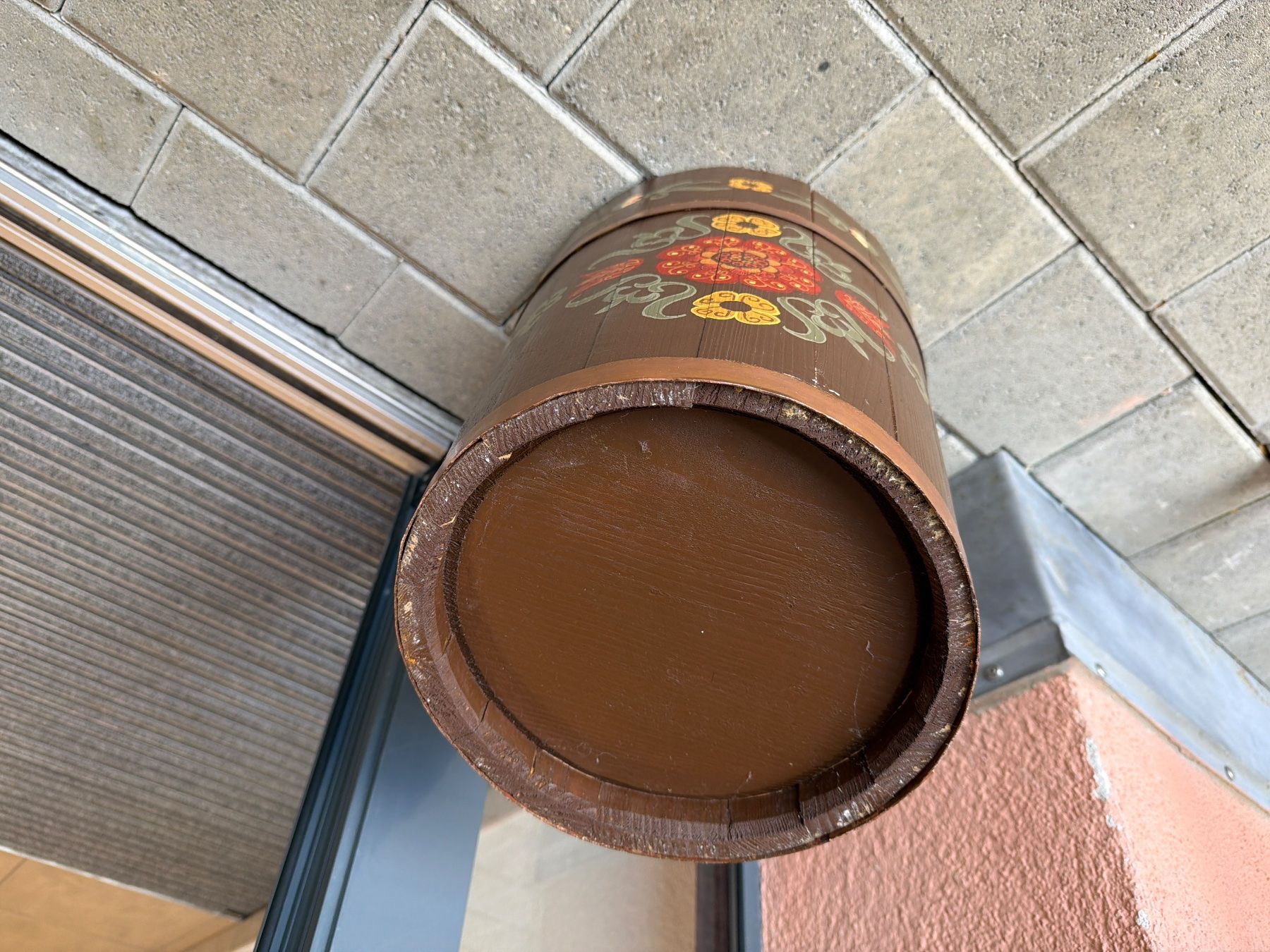 Tutte le decorazioni: Rustikaler Holzeimer/Schirmständer dekorativ bemalt – Usato da Bülach venduto da Jackybabue 5
