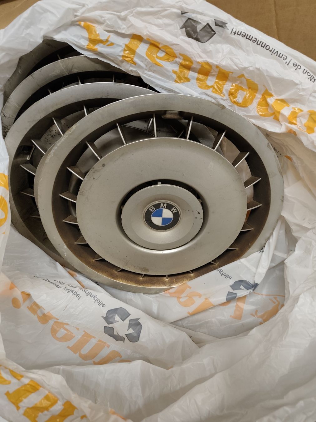 BMW Tutti pezzi di ricambio auto: Bmw e34 Raddeckel – Usato da Baar venduto da Pascal1339