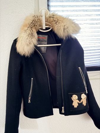 Prada Winterjacke mit Pelz, Grösse 38, sehr guter Zustand