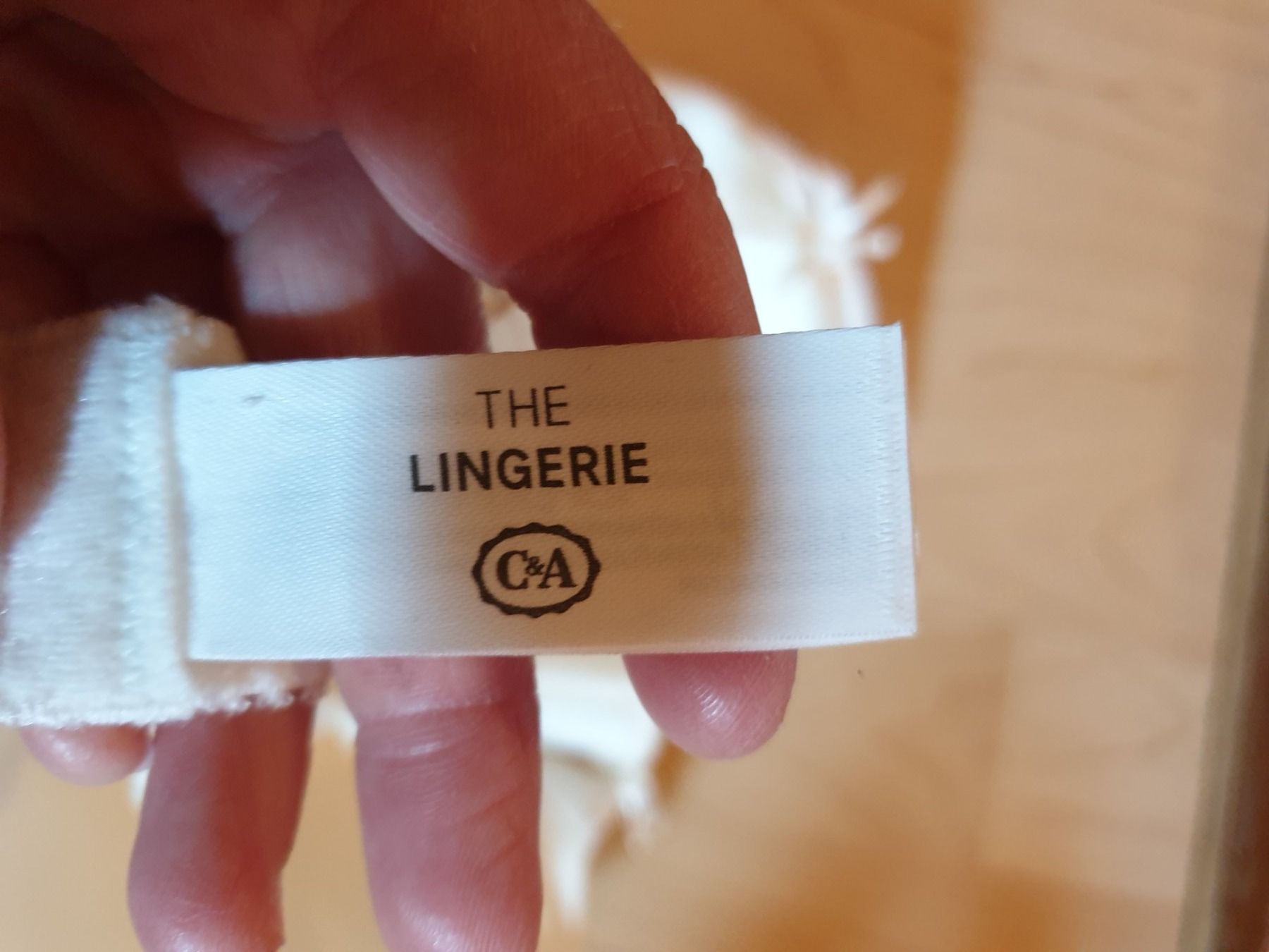 C&A Altra biancheria intima: C&A BH Grösse 75C – Nuovo (secondo la descrizione) da Reutigen venduto da Easy0807 3