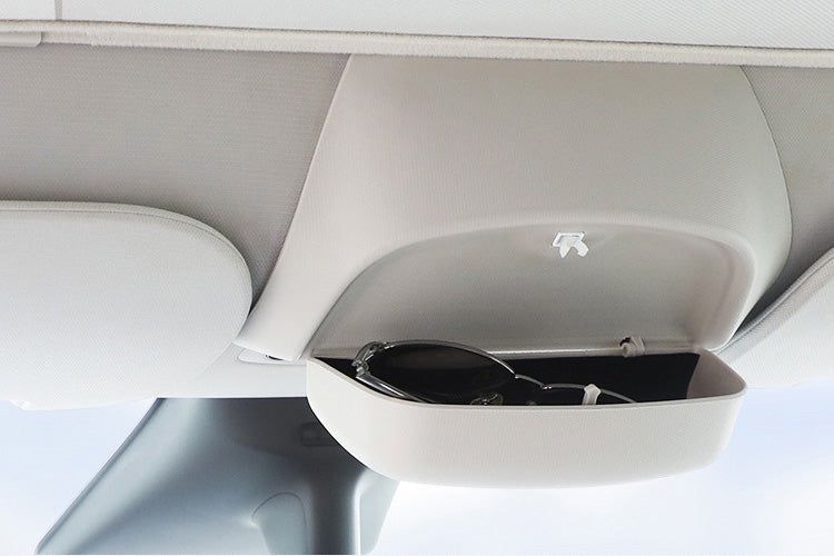 Tesla Alle Ersatzteile: Brillen Aufbewahrungsbox Tesla Model 3 – Neu und originalverpackt aus Dietikon von e-car-shop.schweiz 1