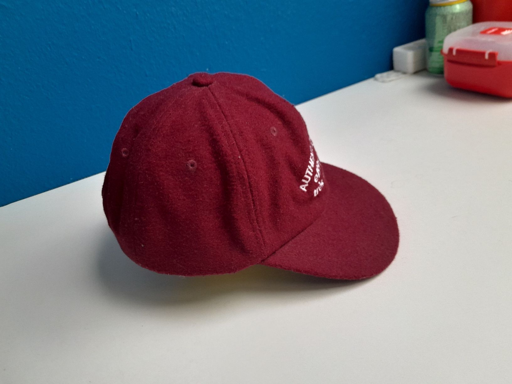 Copricapi, berretti & cappellini: casquette Bordeaux taille M – Usato da Genève venduto da ang_fd8z 1