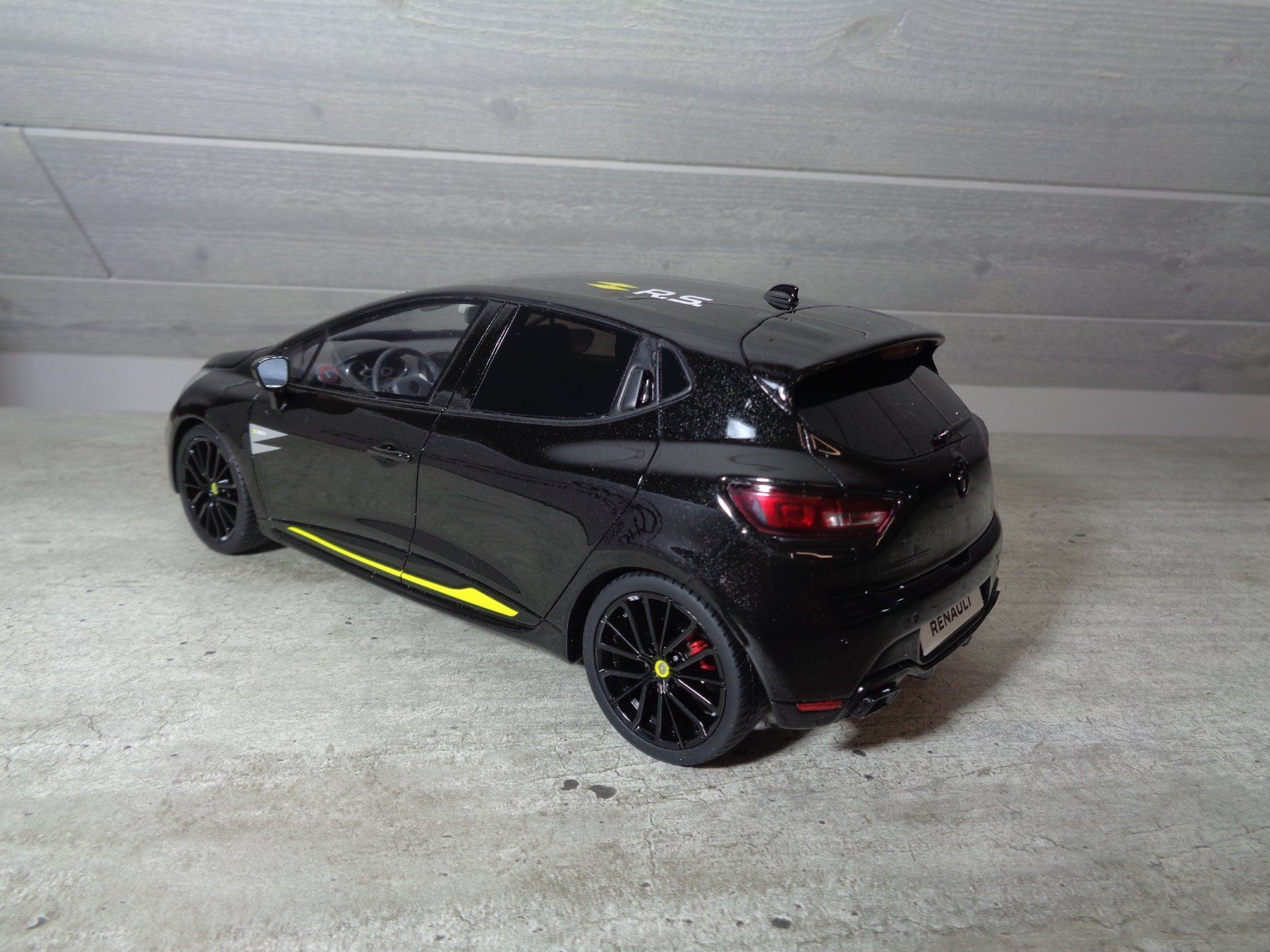 Renault Voitures modèles: OttOmobile 1:18 Renault Clio 4 R.S. 2018 – Neuf avec emballage d'origine à Reconvilier par rallycar 2