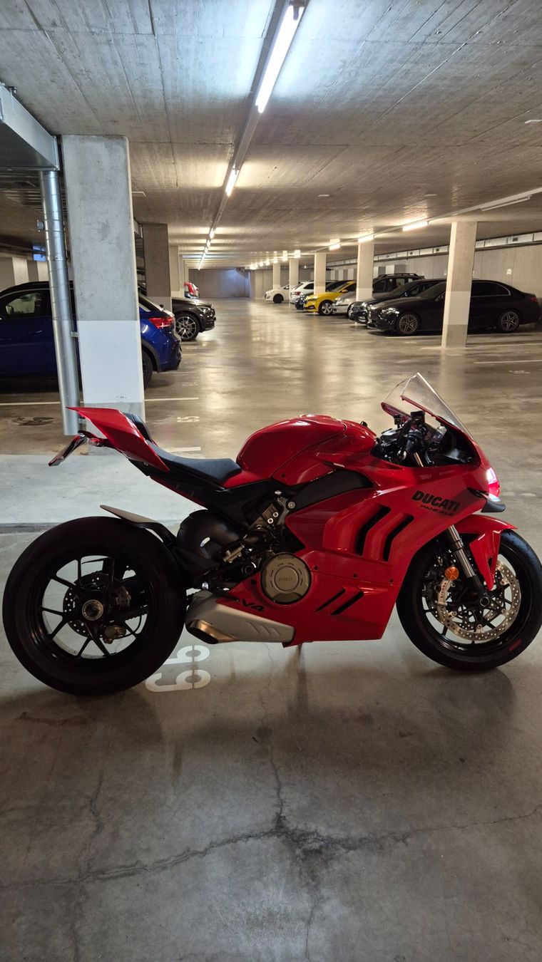 Ducati Strada: Ducati Panigale V4 2024 – Usato da Lyss venduto da SDC16 5