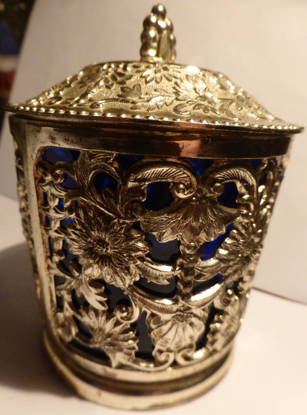 Gläser: EINZIGARTIGES-2 TEILIGES-TRINK-GLAS-AUSSEN--DURCHLÖCHERT – Gebraucht aus Zürich von tritonis 2