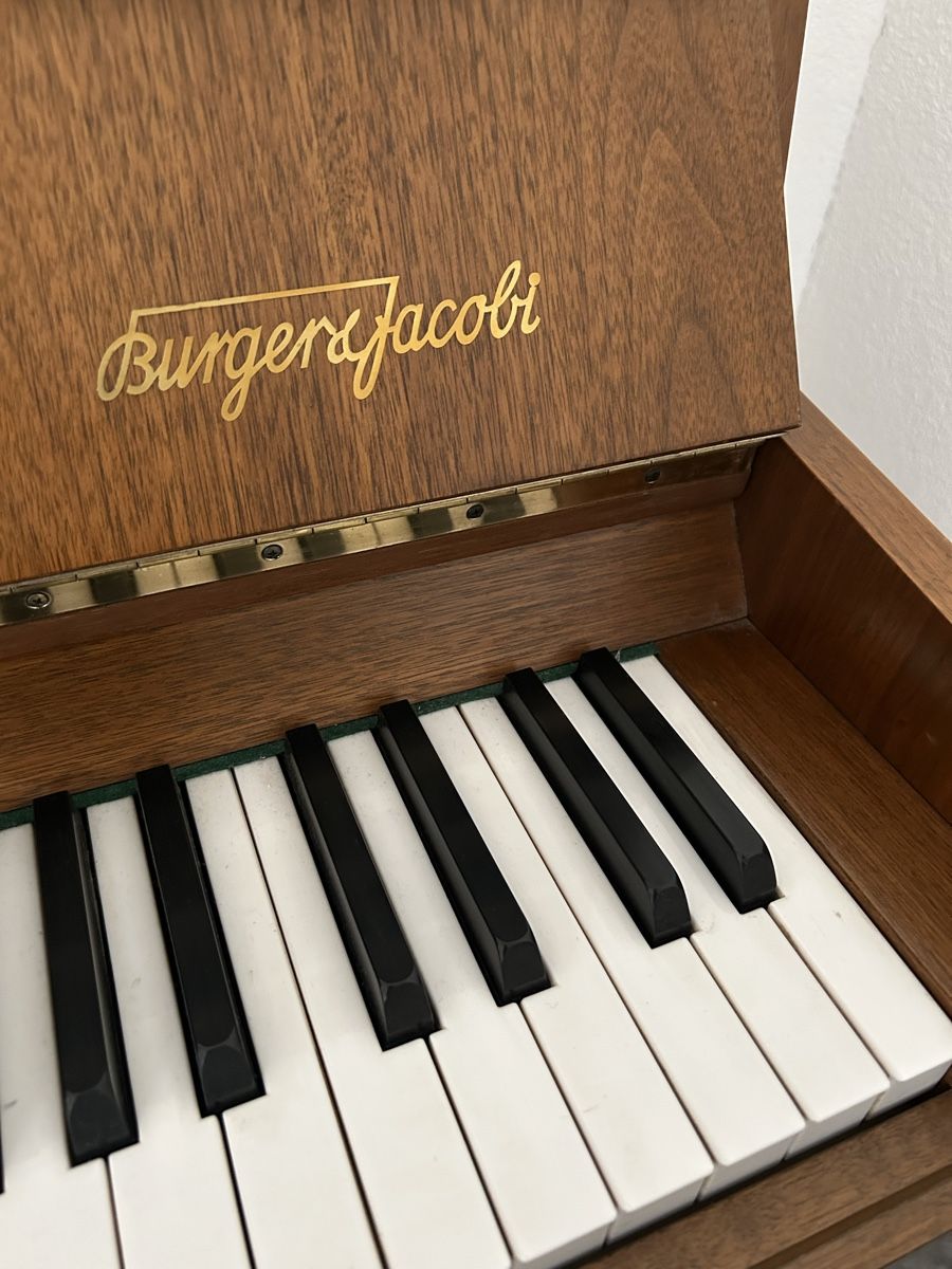 Instruments de musique: Klavier Burger und Jacobi – D'occasion à Root par Fwlt