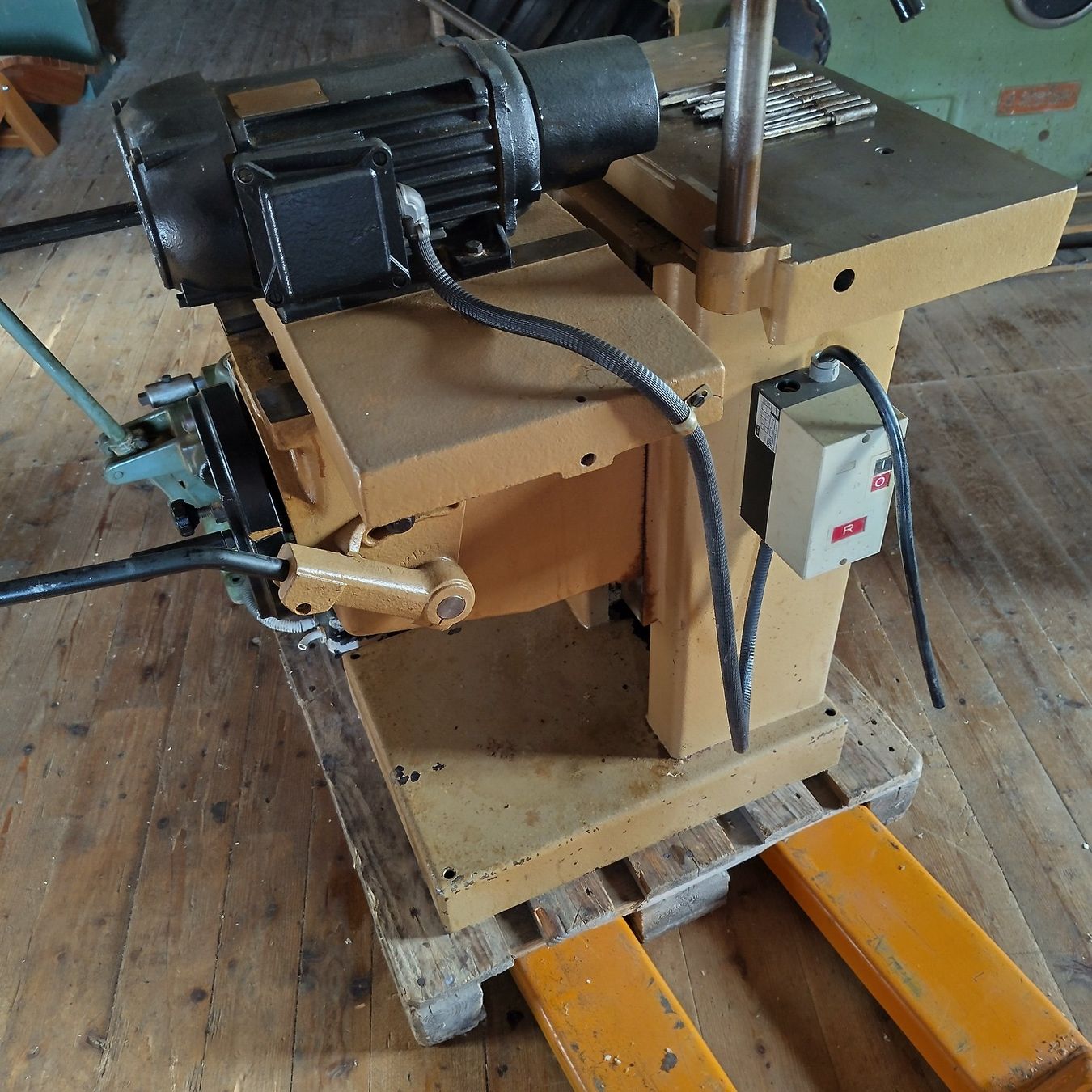 SCM Tutte le macchine: Langlochbohrmaschine SCM – Usato da Herisau venduto da kernbo 2