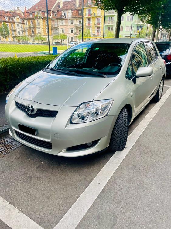 Toyota Auris 2.2 D-Cat