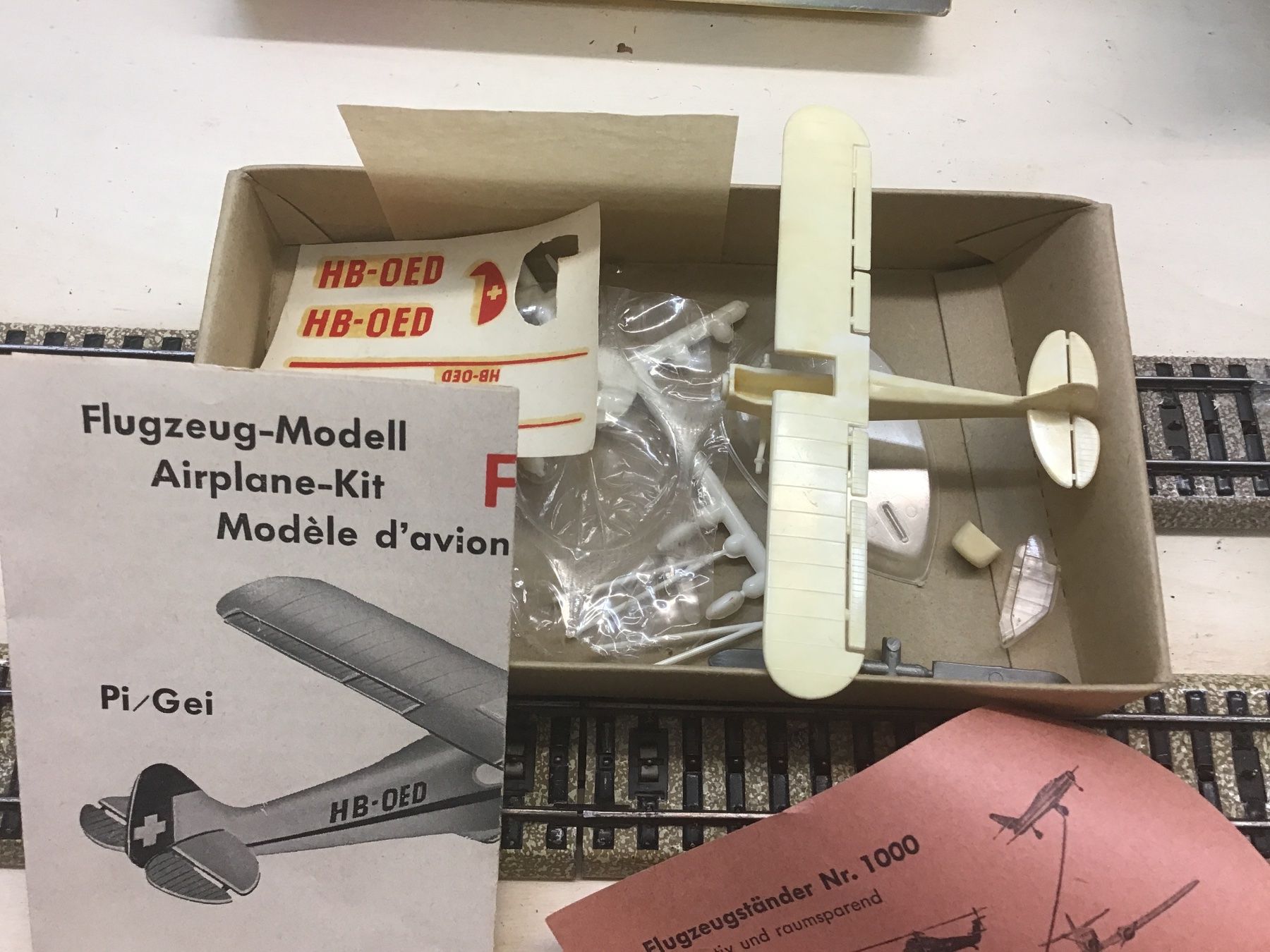 Faller Kit di modellismo & Modellini statici: Faller Geiger Piper HB-OED, Flugzeugmodell, komplett – Usato da Männedorf venduto da Spezial-Modelle 1