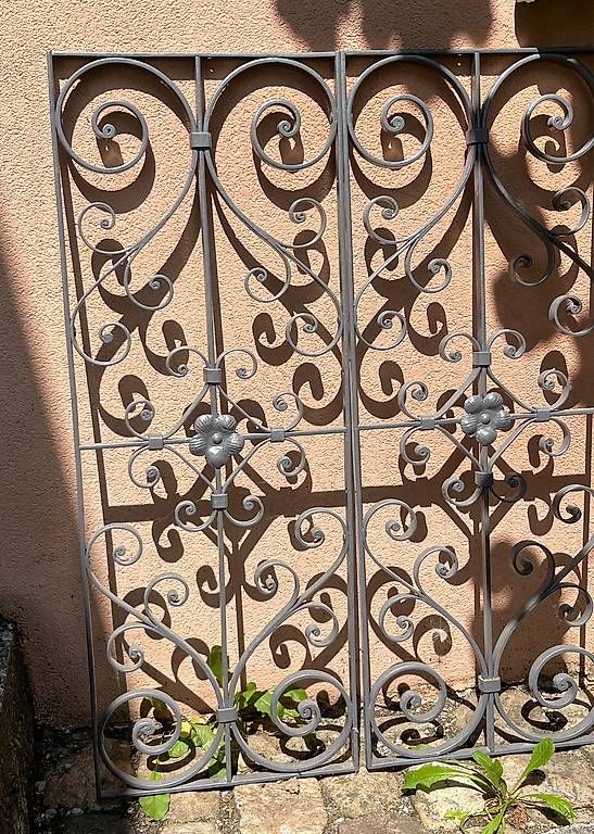 Gitter & Roste: Fenstergitter mit Blumen – Gebraucht aus Niederwil SO von mel_m788