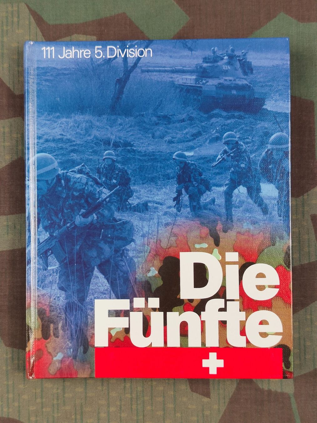 Schweizer Armee Uniformi: 111 Jahre 5. Division Die Fünfte – Usato da Bauma venduto da SwissMilitaria