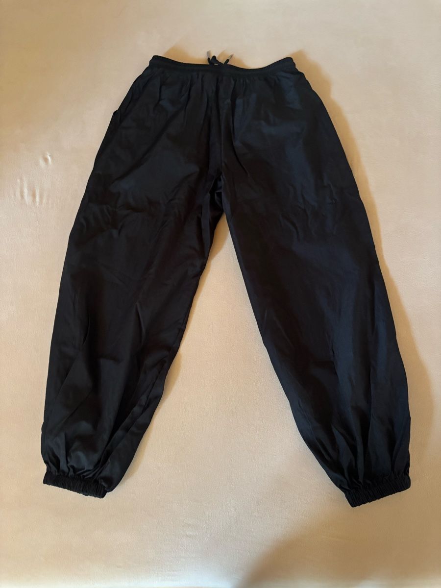 Pantaloni: Black parachute pants Size M Polyester New – Usato da Zürich venduto da rad_scf2 2