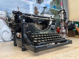 Antike Underwood Schreibmaschine - ca 1915
