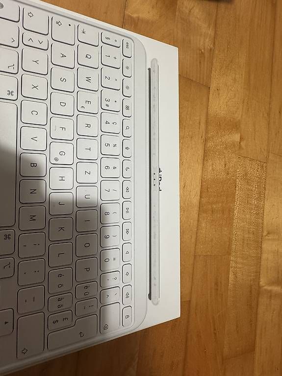 Tablet PC: Apple Magic Keyboard Ipad 10 Gen – Usato da Roggwil TG venduto da Genius99 3