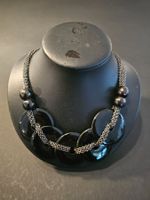 Collier Original Noir avec perles noires et chainette acier.